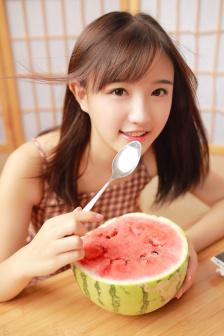 春潮烂漫海棠红